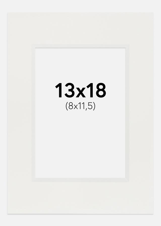 Paspartuu valge 3 mm Valge äär 13x18 cm (8x11,5)