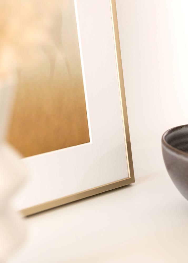 Alumiiniumraam Messing 30x40 cm - paspartuu Valge 21x29,7 cm