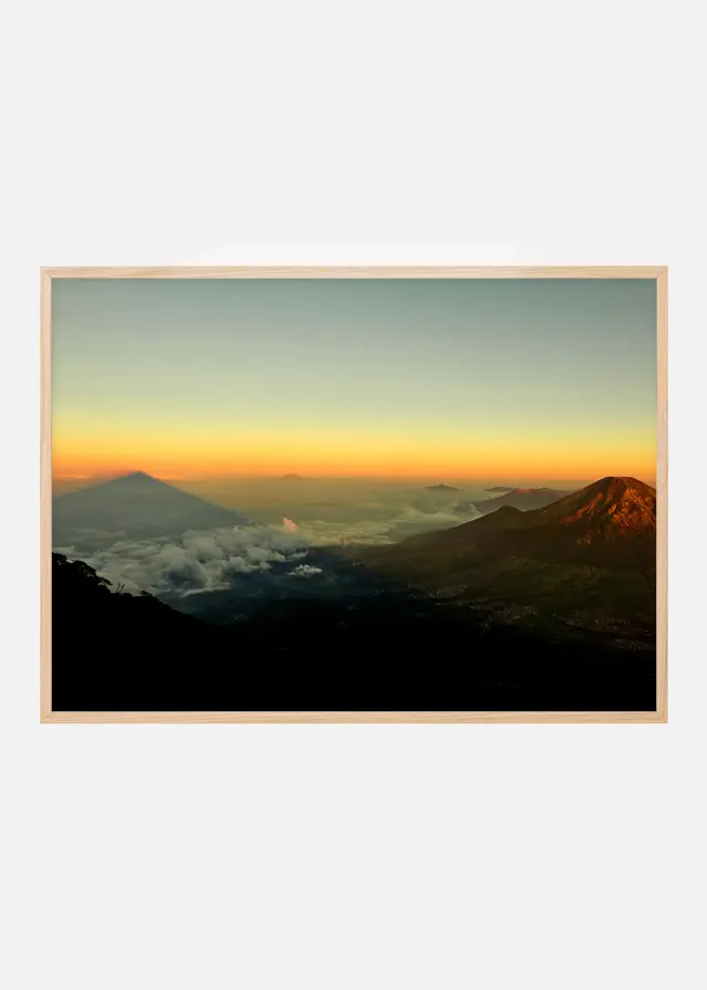 Pilvede kohal - Plakat