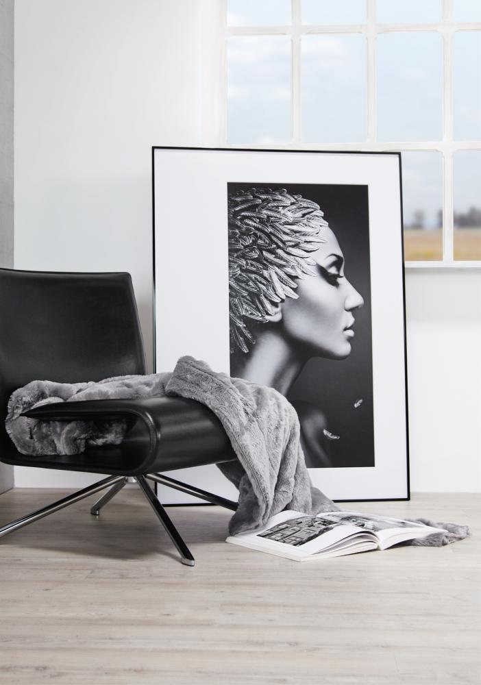 Raam Nielsen preemium Alpha tuhm must 60x60 cm